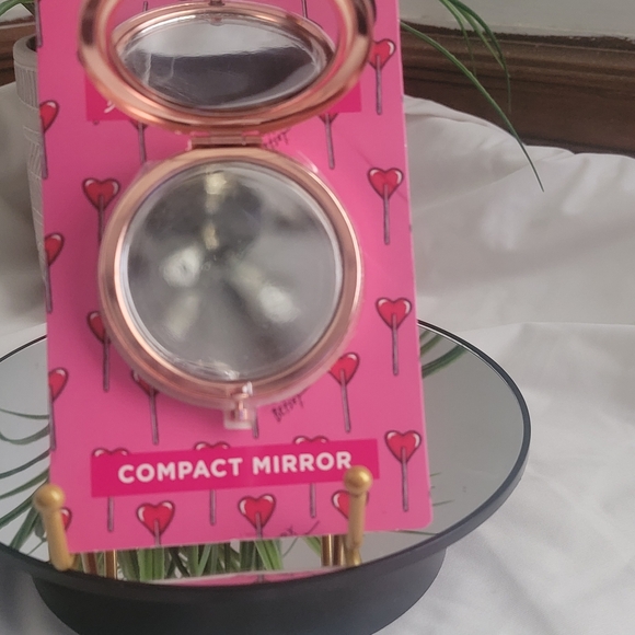 COPY - Betsey Johnson Compact Mirror - Picture 2 of 2